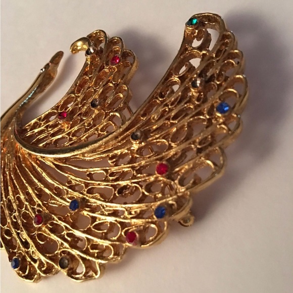 Filigree Swan Brooch - Picture 2 of 8